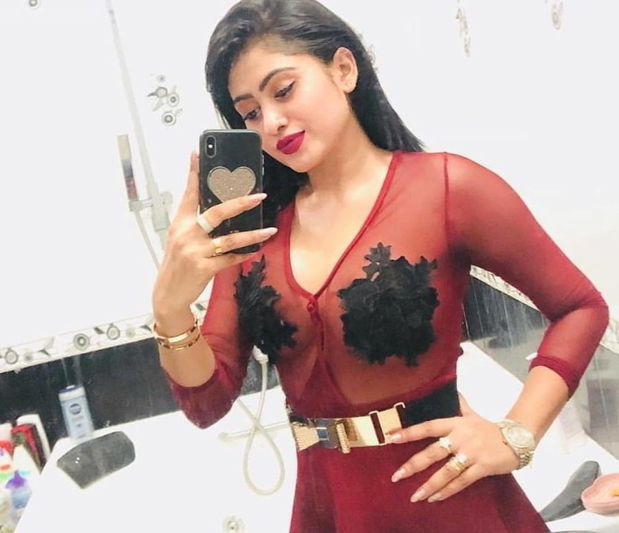 Piumi Hansamali #80778819