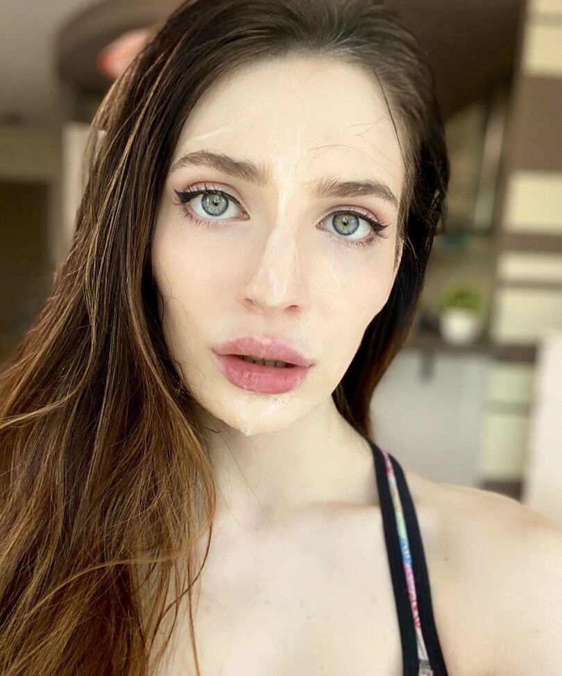 Little Rieslin desnuda #107999012