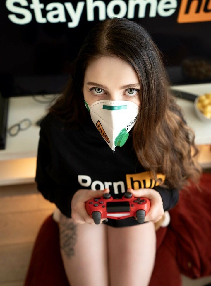 Little Rieslin desnuda #107999036