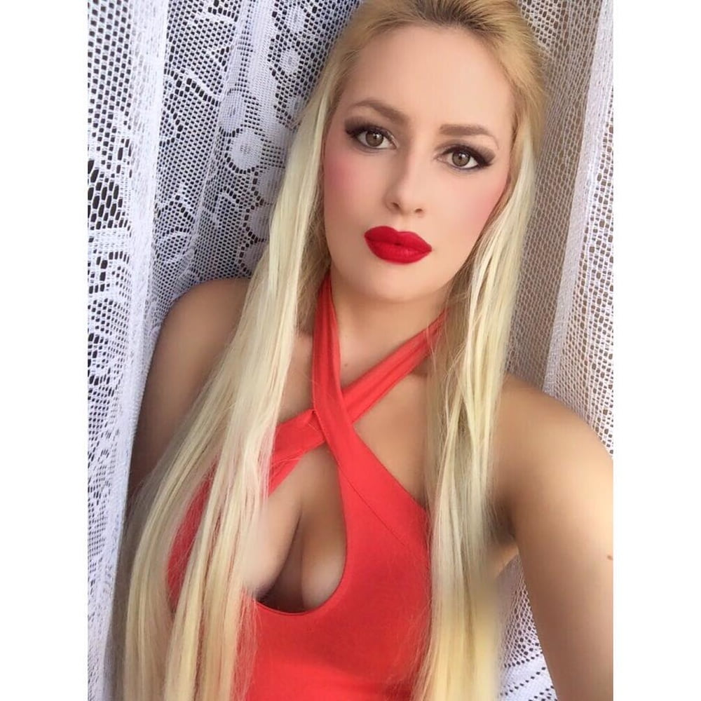 Las reinas de las tetas comentan sus tetas favoritas
 #80142323