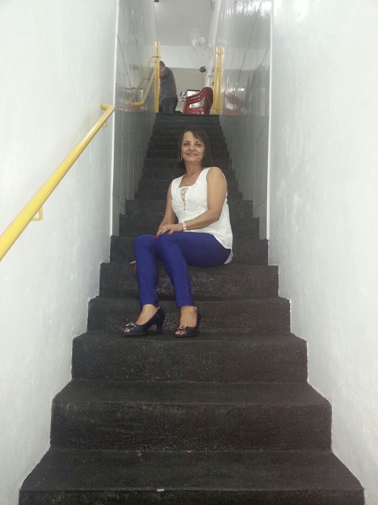 Coroa gostosa #90304607