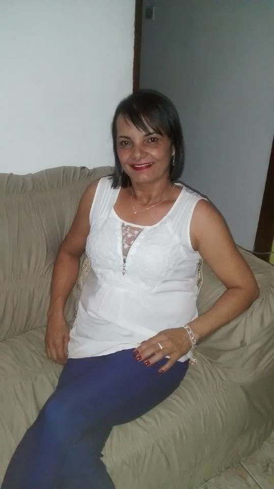 Coroa gostosa #90304615