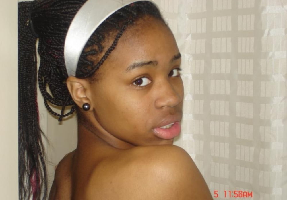 Sexy lil hoodrat chienne
 #79829165