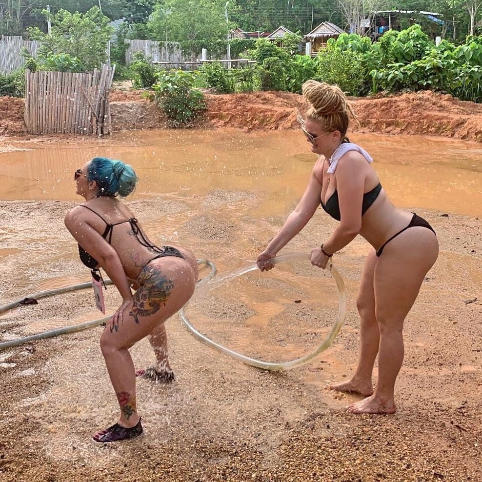 Latinas 3
 #94157154