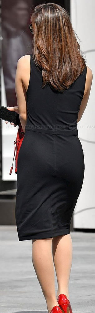 Shapely bums in skirts   More of #102514950