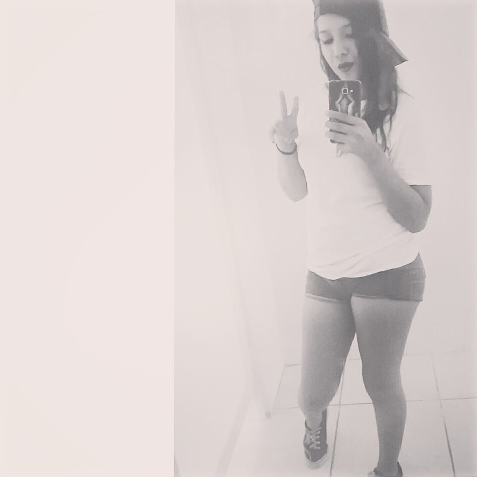 Puta tetona #98790824