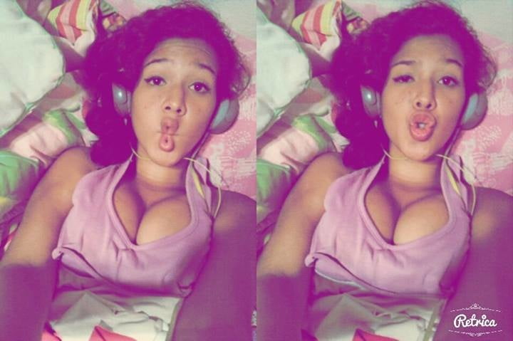 Puta tetona #98790829