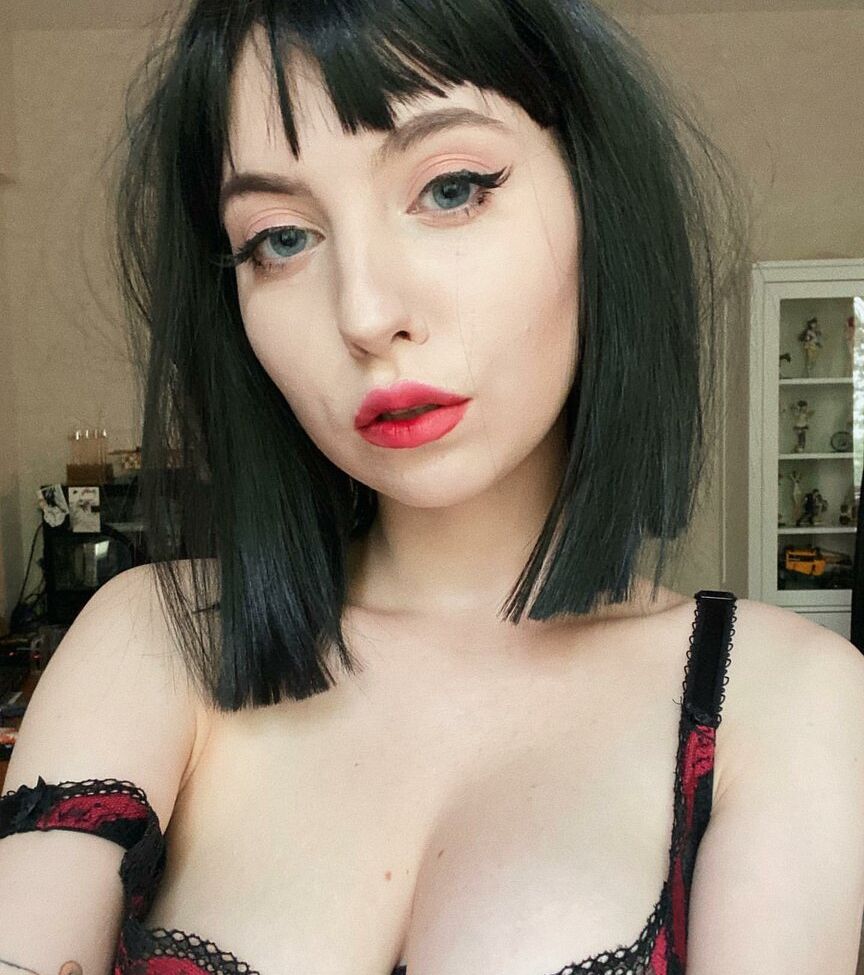 Sophia Volzhenskaia desnuda #109830512