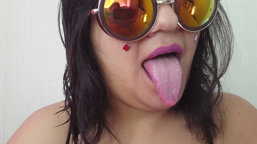 BBW SUPER TONGUE #106861117