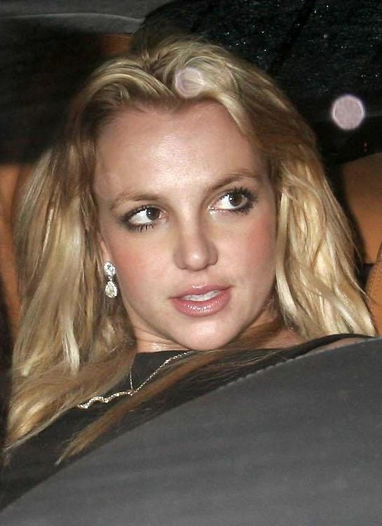 Britney spears montre sa chatte en public
 #95757023