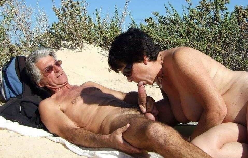 Pareja al aire libre 20
 #102554964