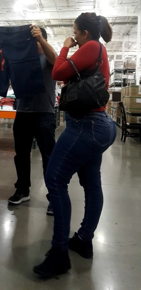Esposa morenita con un megaculote de compas con su cornudo
 #95954892