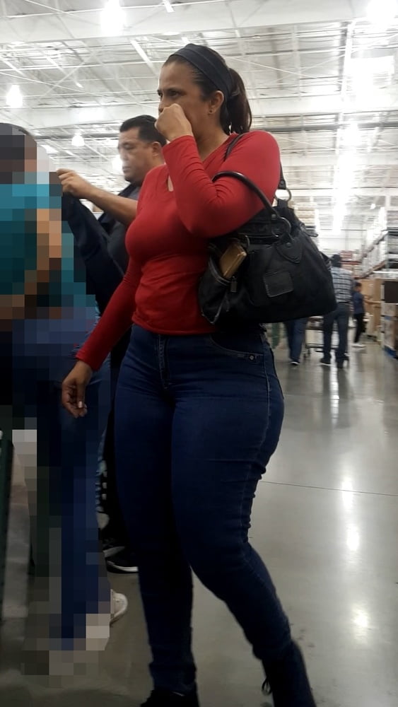 Esposa morenita con un megaculote de compas con su cornudo #95954901