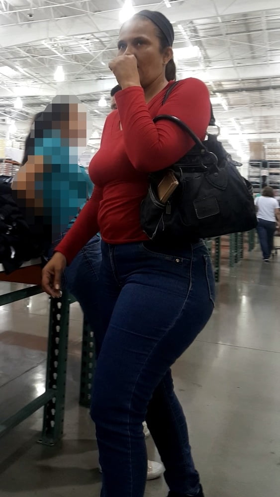 Esposa morenita con un megaculote de compas con su cornudo #95954904