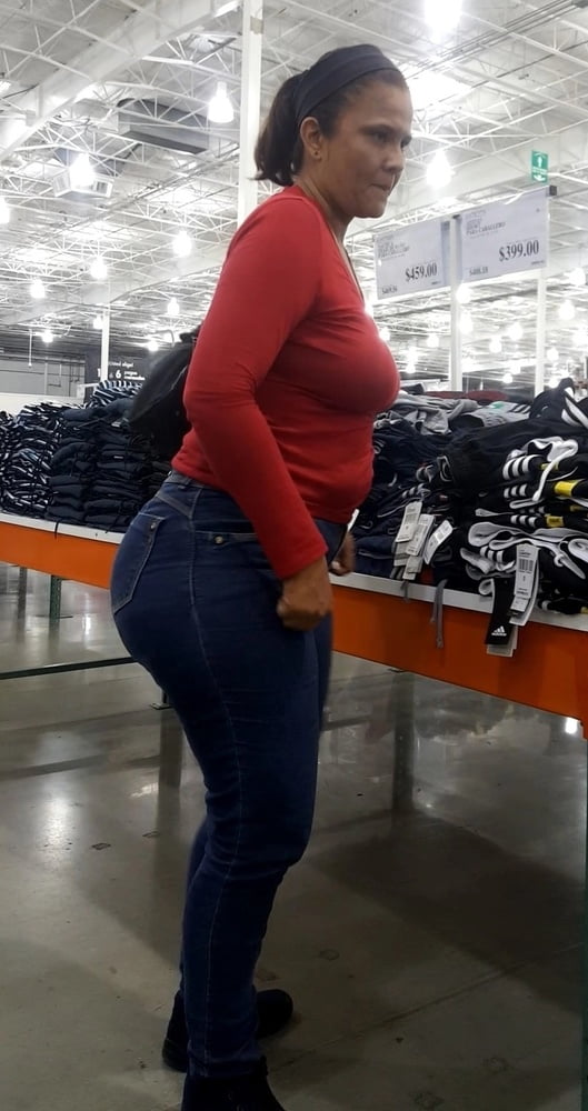Esposa morenita con un megaculote de compas con su cornudo #95954925