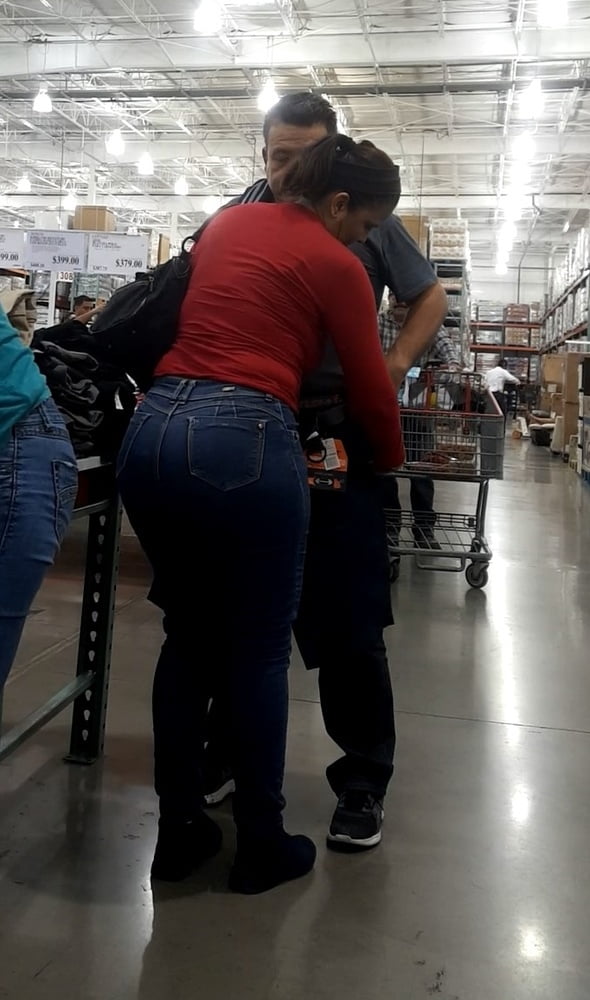 Esposa morenita con un megaculote de compas con su cornudo #95954936