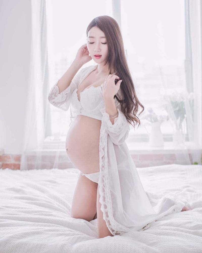 Asiatiques parfaitement enceintes
 #80123352
