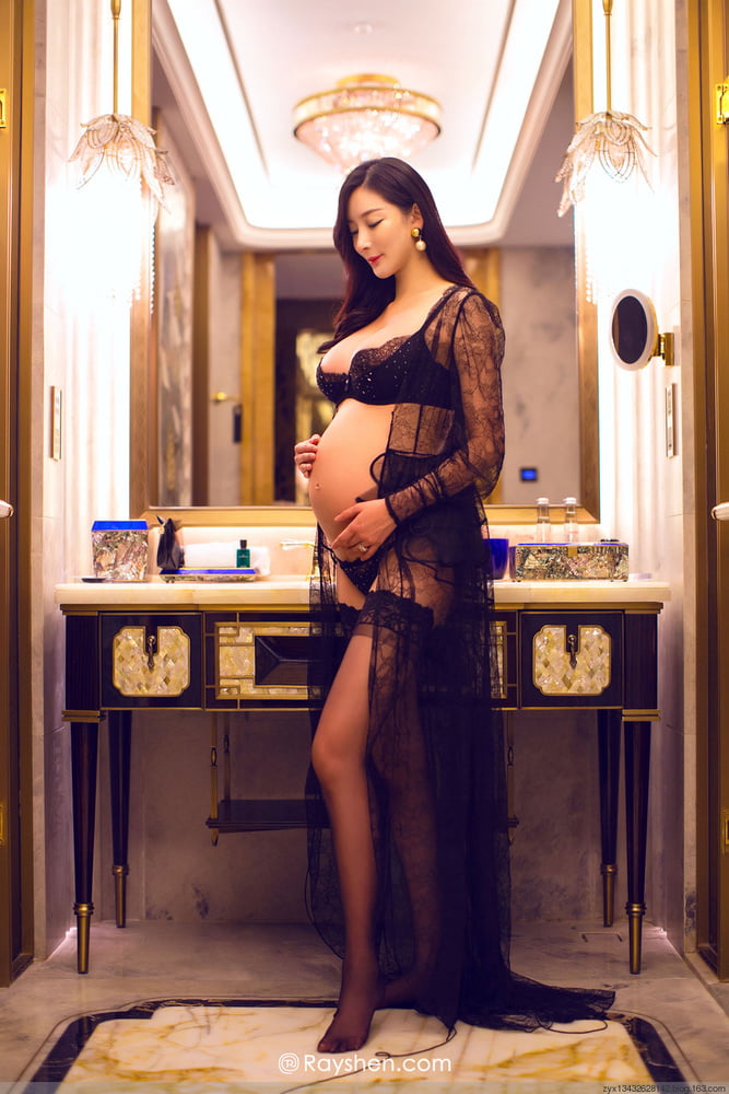 Asiatiques parfaitement enceintes
 #80123362