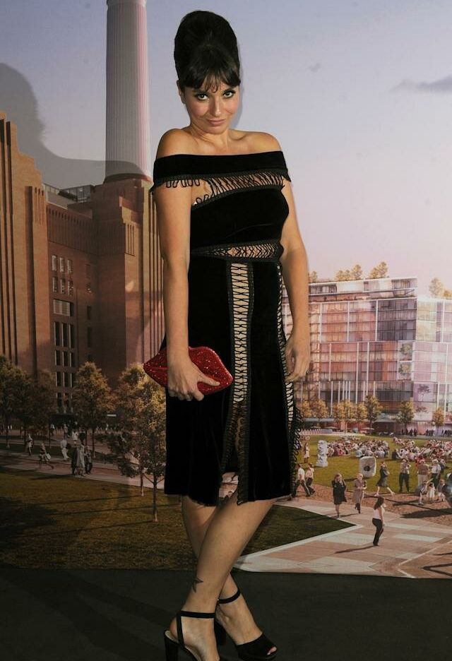 Gizzi Erskine desnuda #108183396