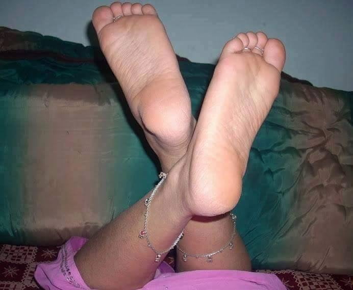 Sexy indische Füße
 #87722602