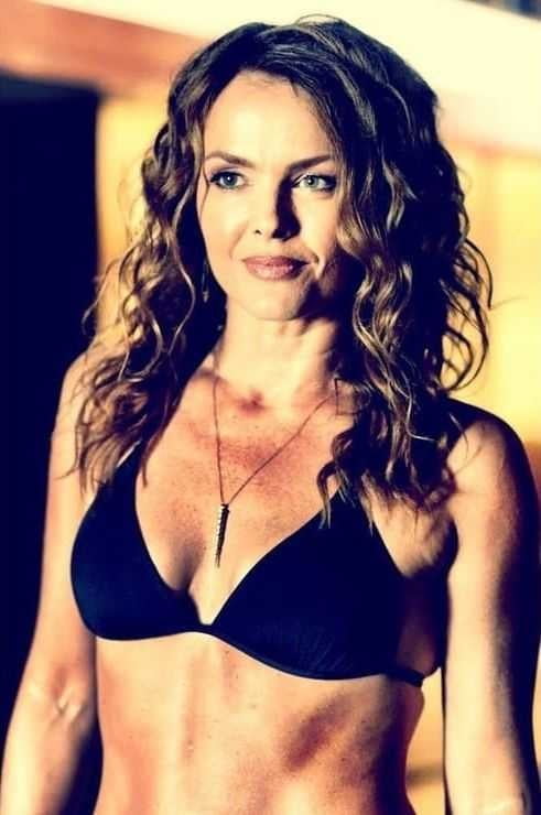 Celebrità caldo 250 - #140 dina meyer
 #92407876