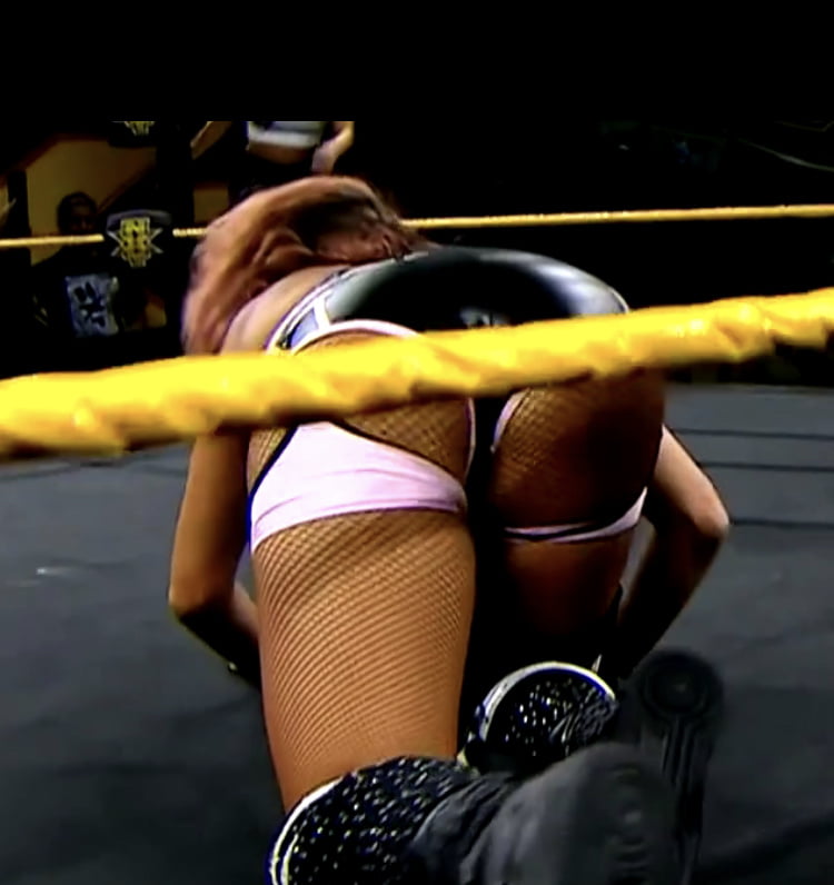 Dakota kai wwe
 #93680564