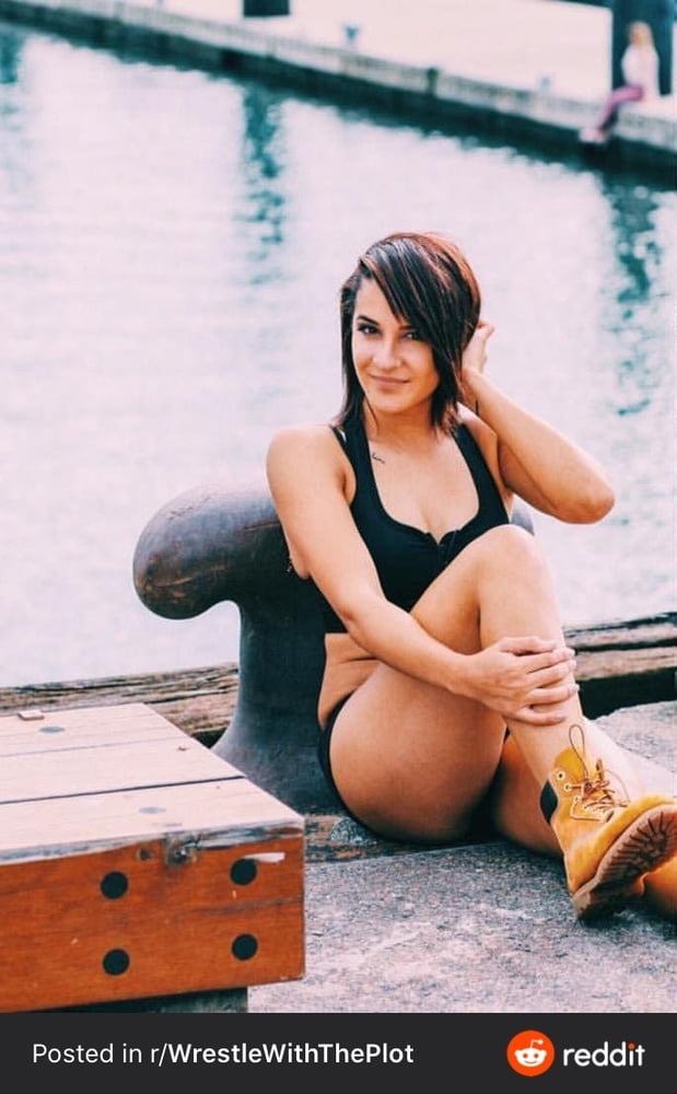 Dakota kai wwe
 #93680681