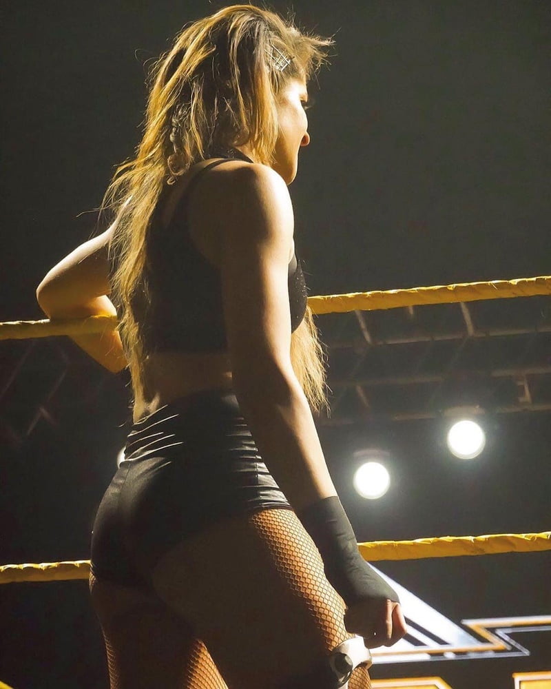 Dakota kai wwe
 #93680716