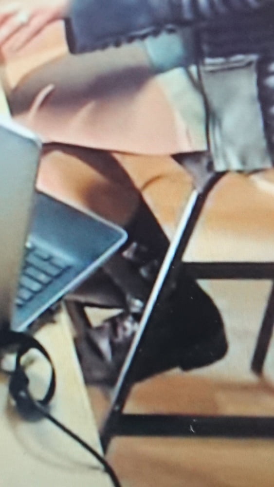 Live-Stream Host in Strümpfen
 #95972253