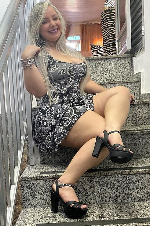 ミニで太もも丸出し 1521
 #91177464