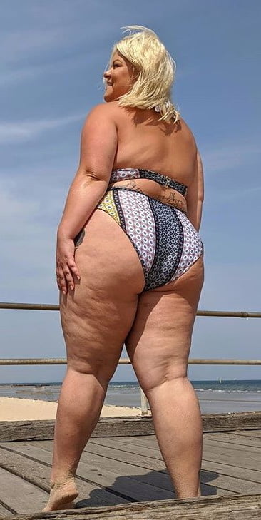 ミニで太もも丸出し 1521
 #91177485