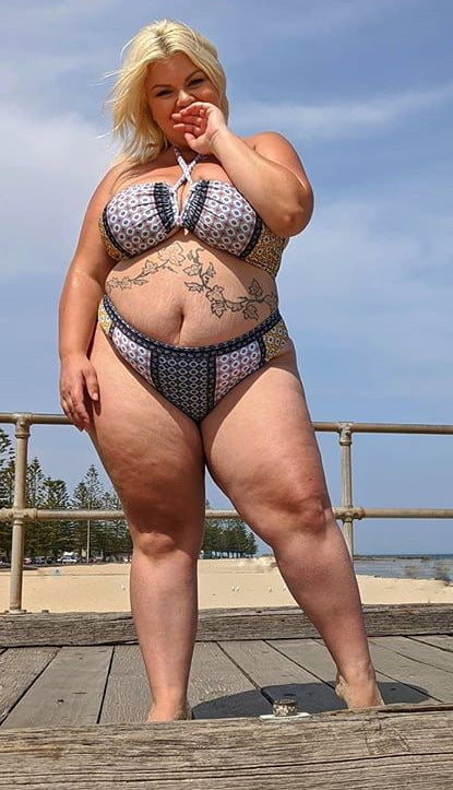 ミニで太もも丸出し 1521
 #91177492