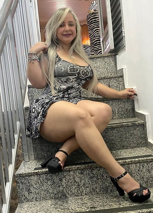 ミニで太もも丸出し 1521
 #91177498