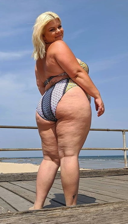 ミニで太もも丸出し 1521
 #91177516