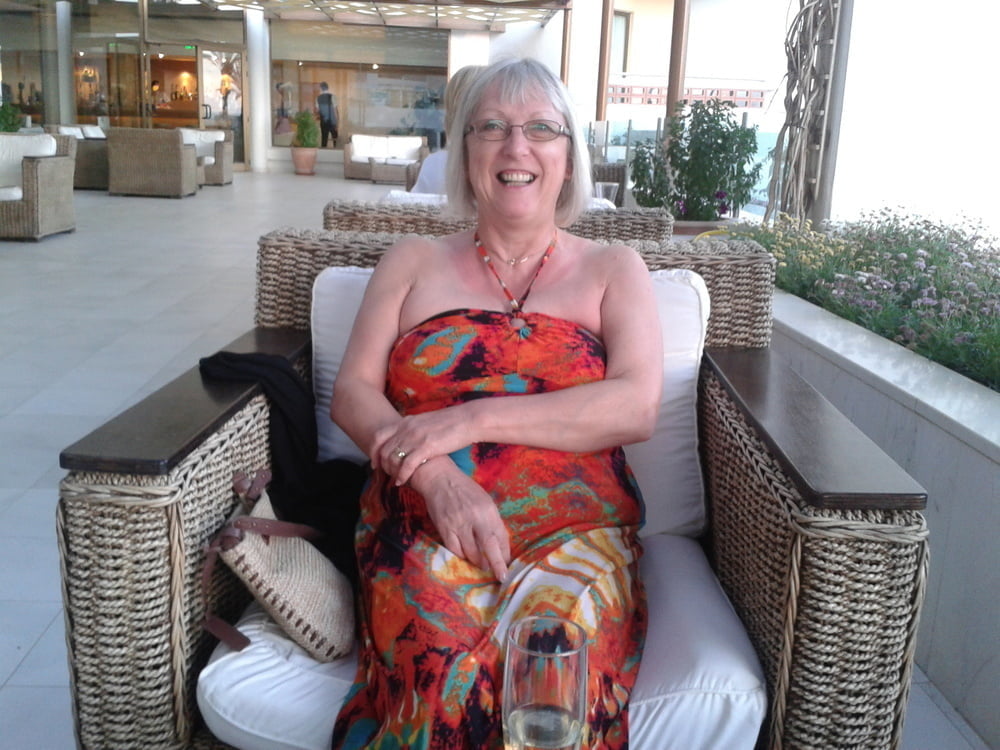 Cumslutann100 for exposure and repost #89333190