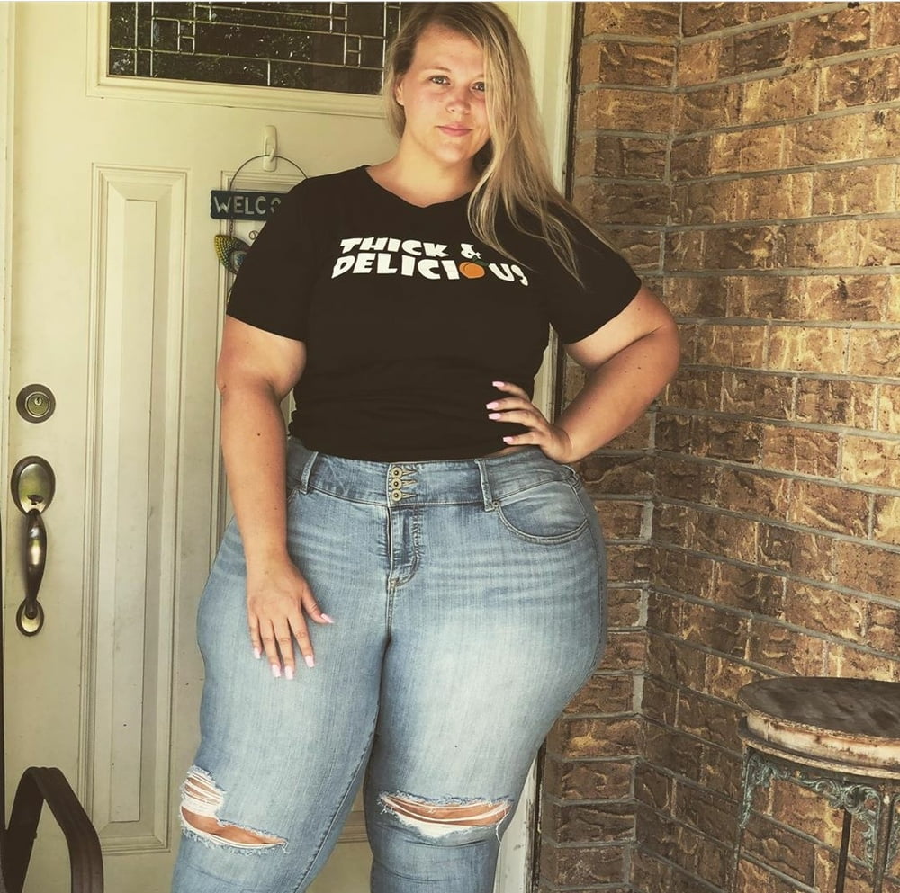 Caderas anchas de las mujeres 327
 #104438789