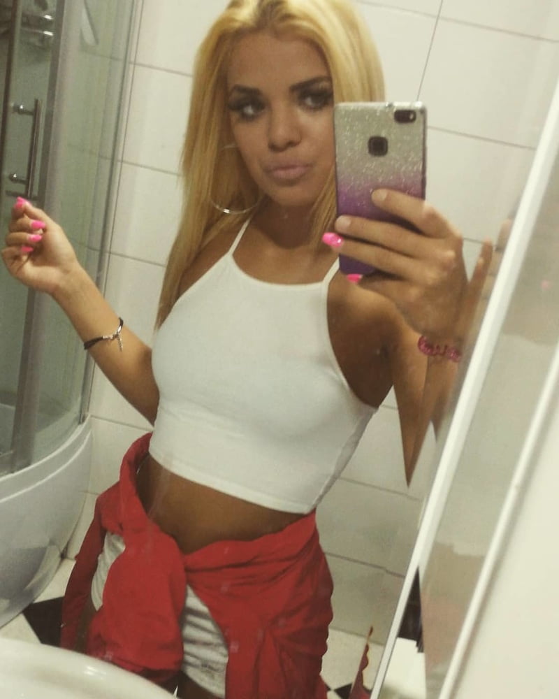 Serbische Schlampe skinny blonde Mädchen veronika vojinovic
 #93591886