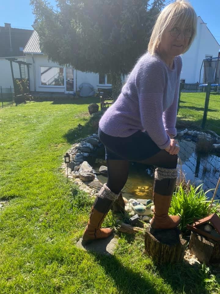 Vergwaltigungs Matratze in Stiefeln #97652298