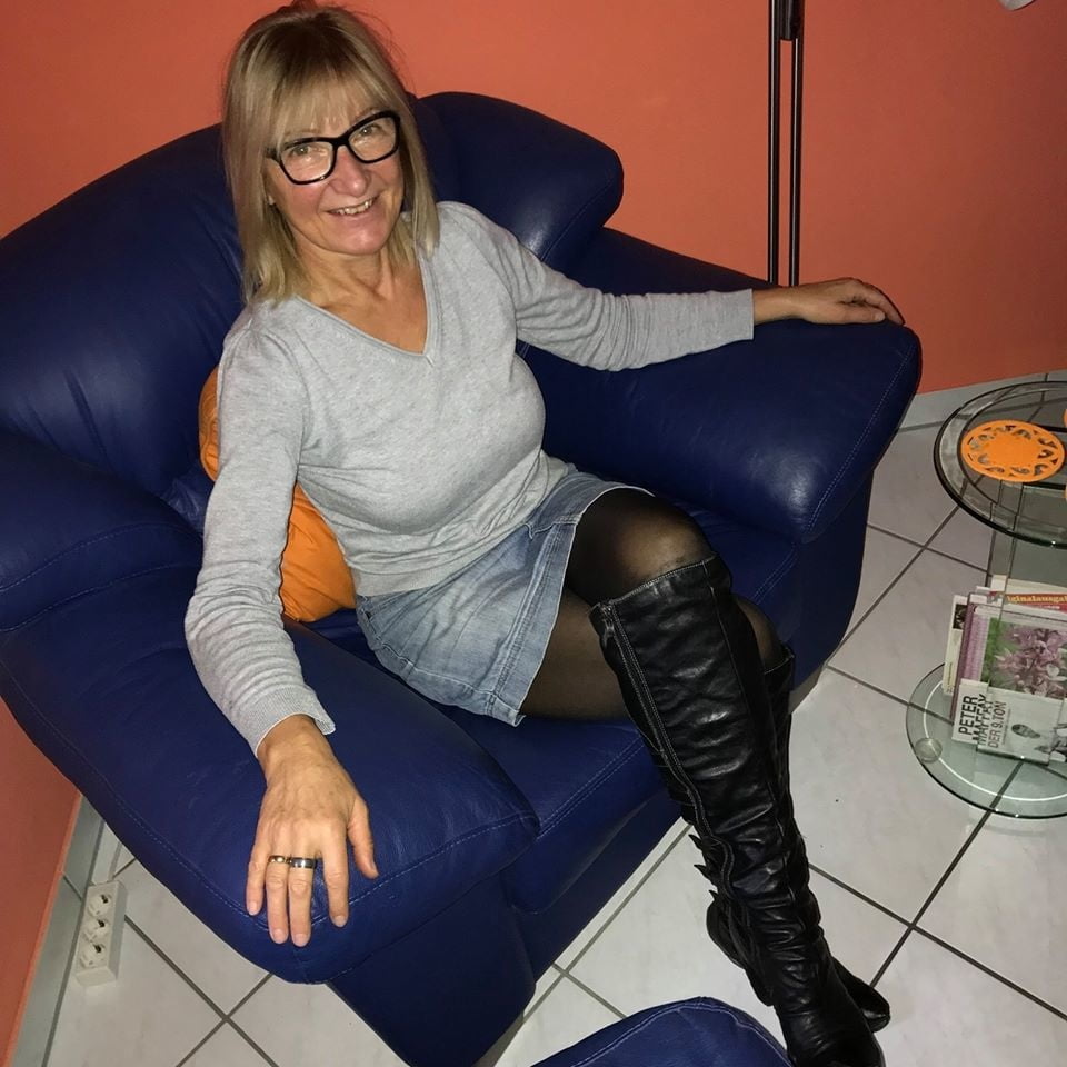 Vergwaltigungs Matratze in Stiefeln #97652671