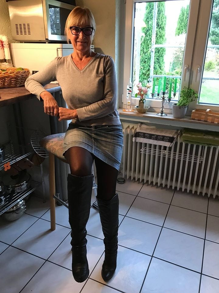 Vergwaltigungs Matratze in Stiefeln #97652677