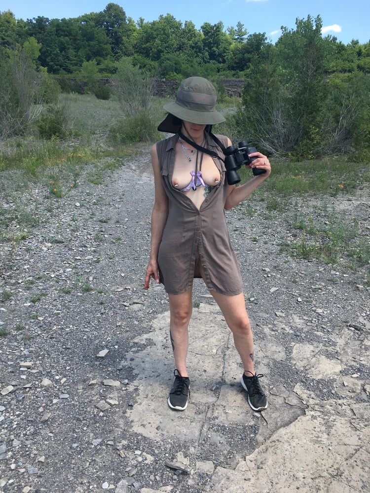 Sexislut nuestra para una caminata
 #90186844