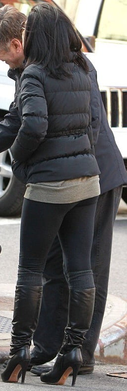 Weibliche Berühmtheit Stiefel & Leder - hilaria baldwin
 #103348172