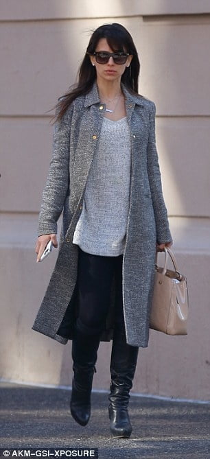 Weibliche Berühmtheit Stiefel & Leder - hilaria baldwin
 #103348176