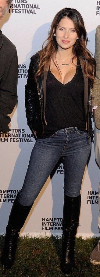 Weibliche Berühmtheit Stiefel & Leder - hilaria baldwin
 #103348180