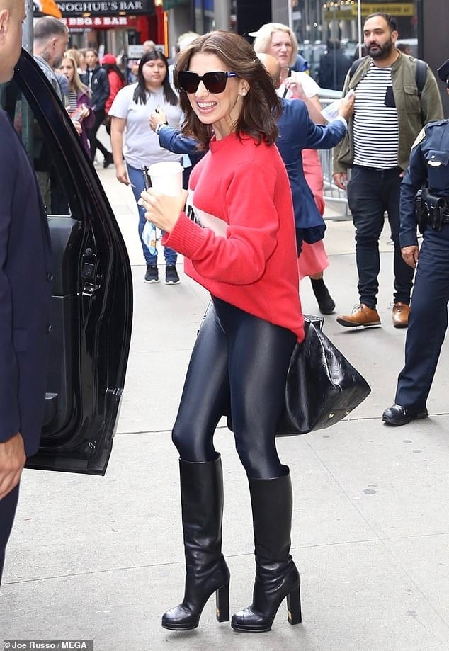 Weibliche Berühmtheit Stiefel & Leder - hilaria baldwin
 #103348193