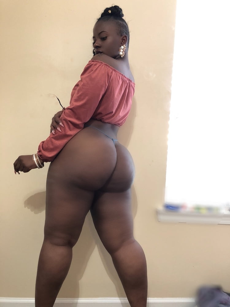 Chocolate booty Queens #103206965