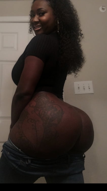 Chocolate booty Queens #103206993