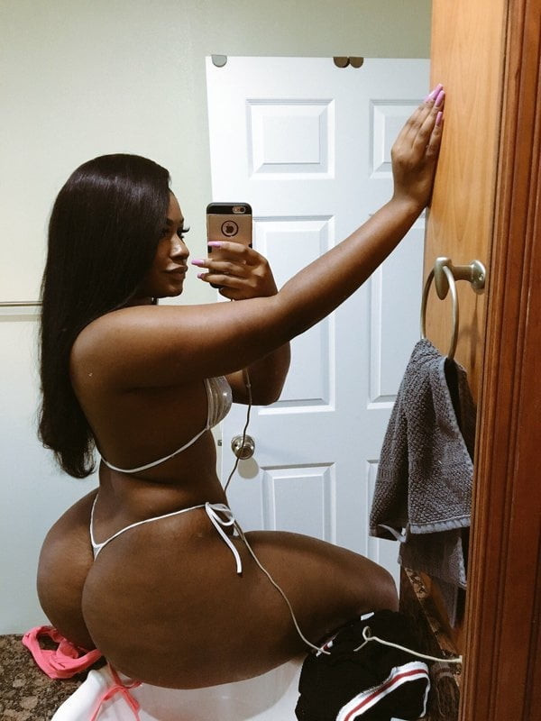 Chocolate booty Queens #103207002