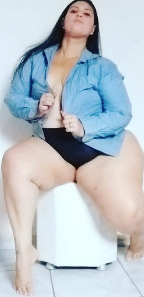 Grande sexy latina bbw a forma di pera hellen
 #80118954