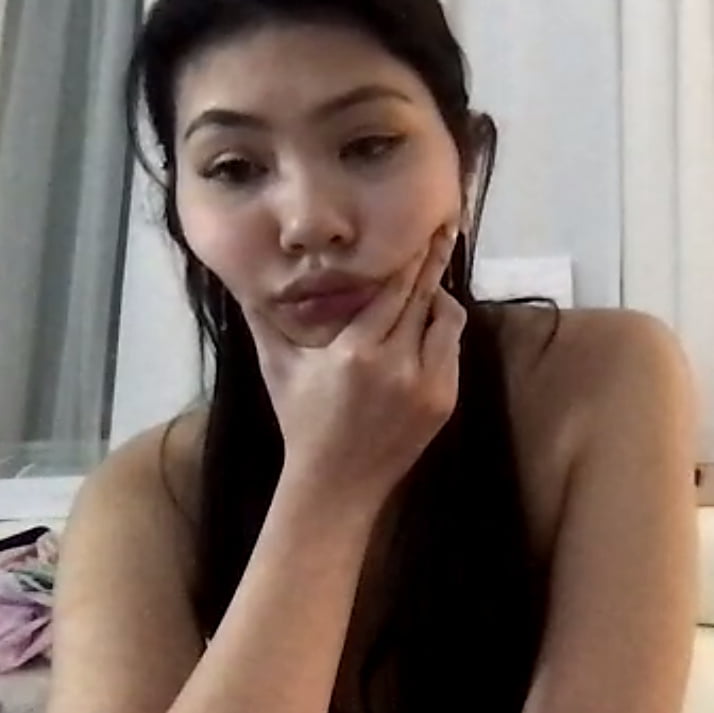 Asian Girl Vapes on Zoom session CAUGHT #101377564